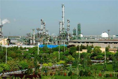 اجرای دو طرح جدید پتروشیمی با مشارکت سه شرکت اروپایی/قرارداد با شل هلند بزودی نهایی می شود